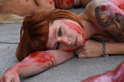 Madrid, la protesta choc degli animalisti 9