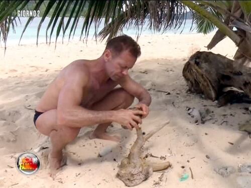Isola, clamoroso passo indietro di Rocco: "Resto nel mondo del porno"