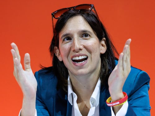 Lo psicodramma delle primarie. Nubi nere su Elly e Conte accelera