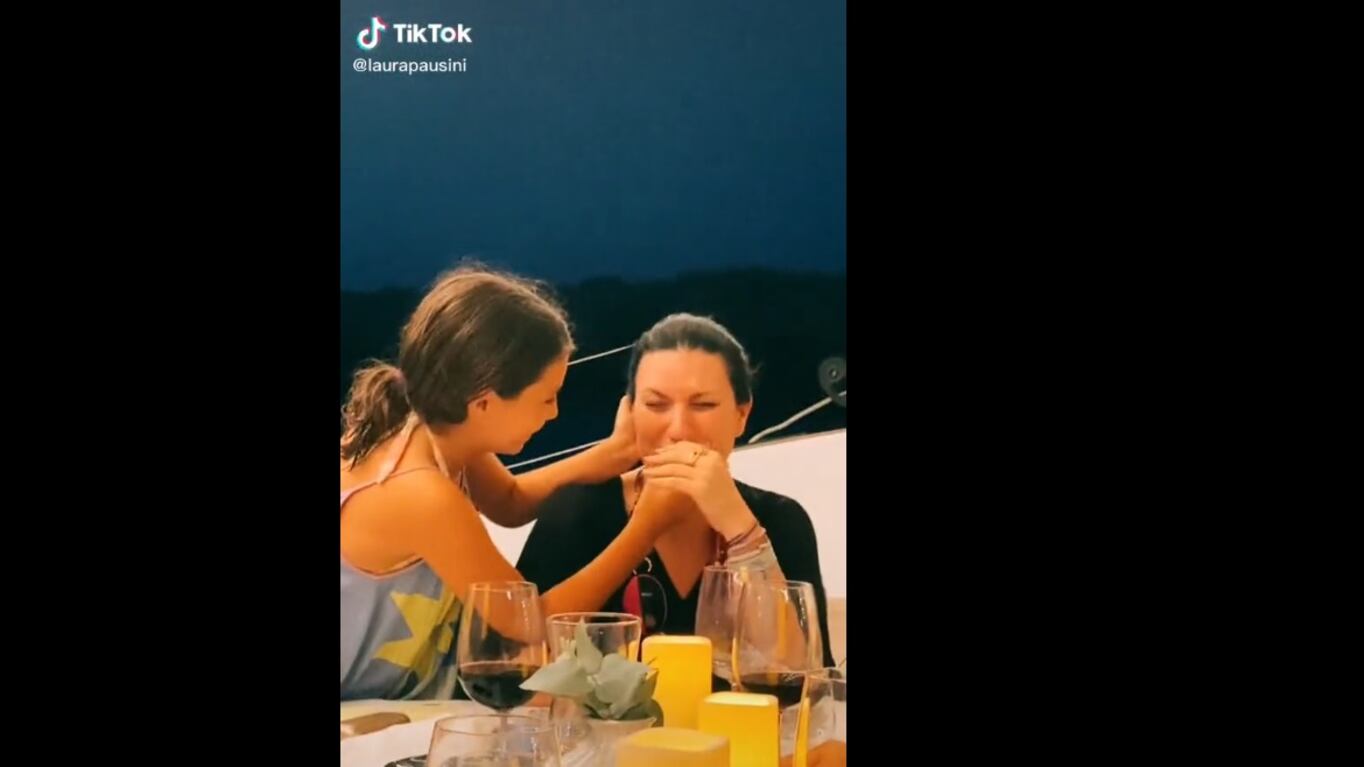 "Ma sono astemia...": il video della Pausini ubriaca diventa virale