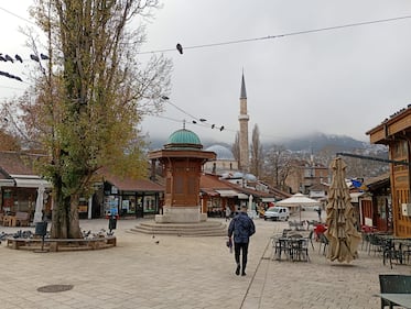"Tutti sapevano dei cecchini del weekend". Così Sarajevo fa i conti con i fantasmi del passato