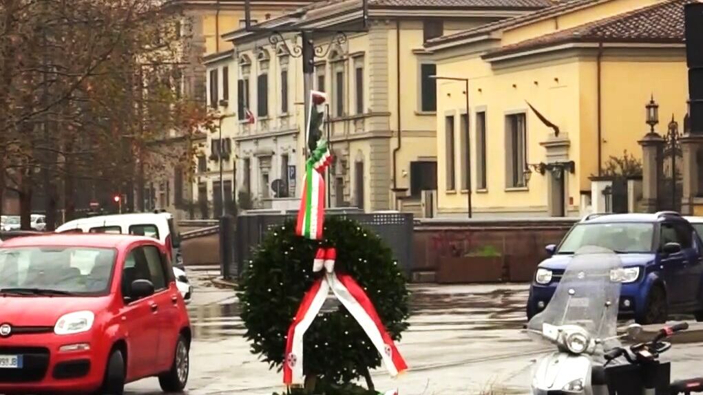 Nel giorno del ricordo vandalizzata targa vittime delle foibe a Firenze