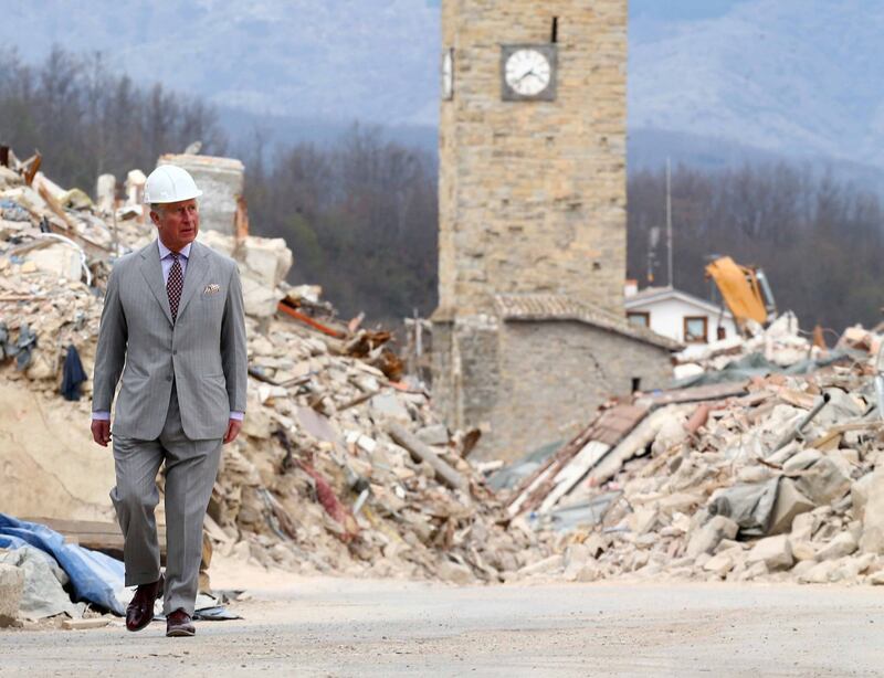 Amatrice, il principe Carlo in visita nel paese distrutto dal terremoto 8