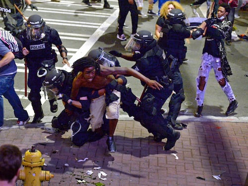 Usa, nuova notte di scontri a Charlotte