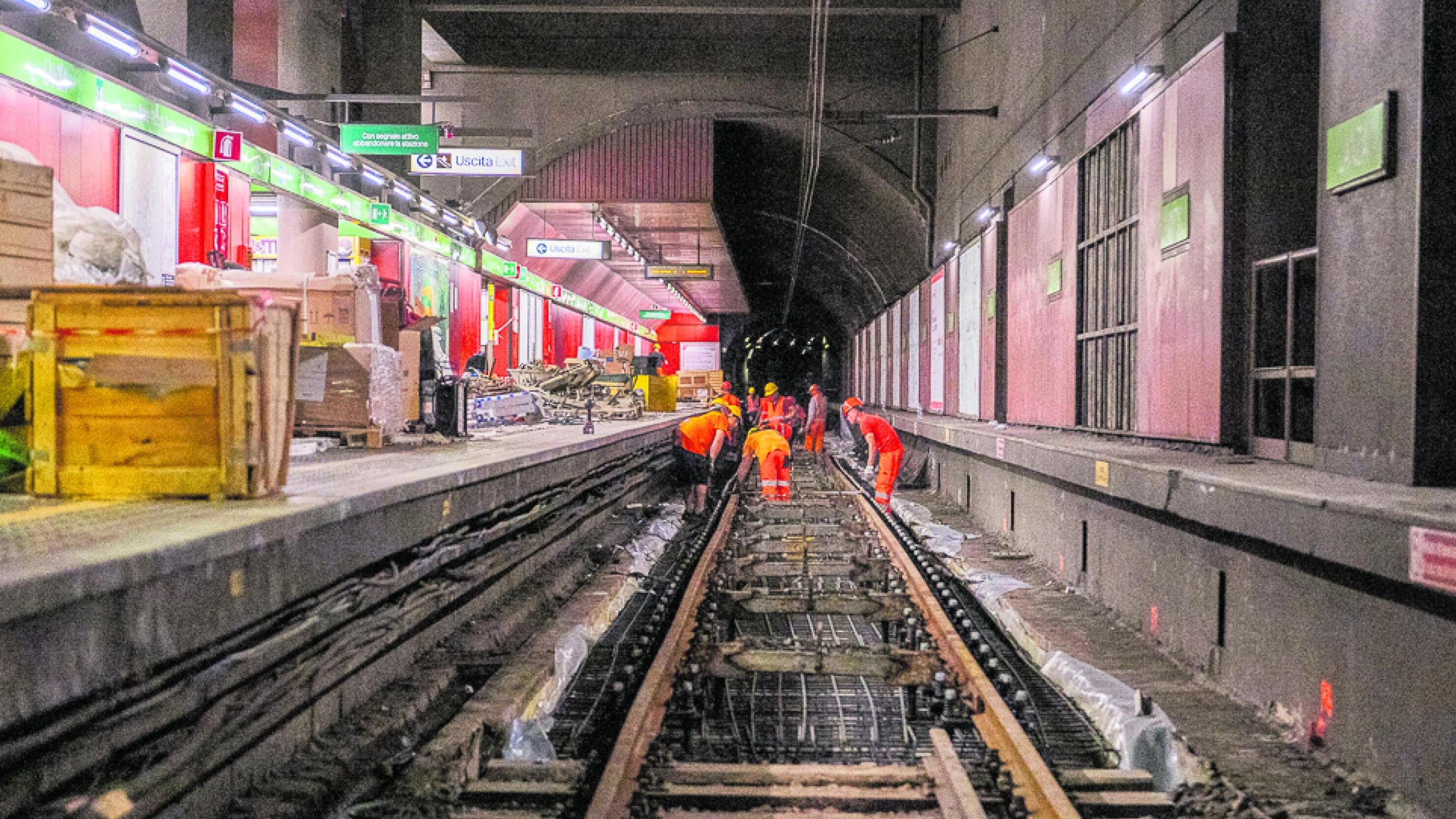 Nel tunnel del cantiere della metro
