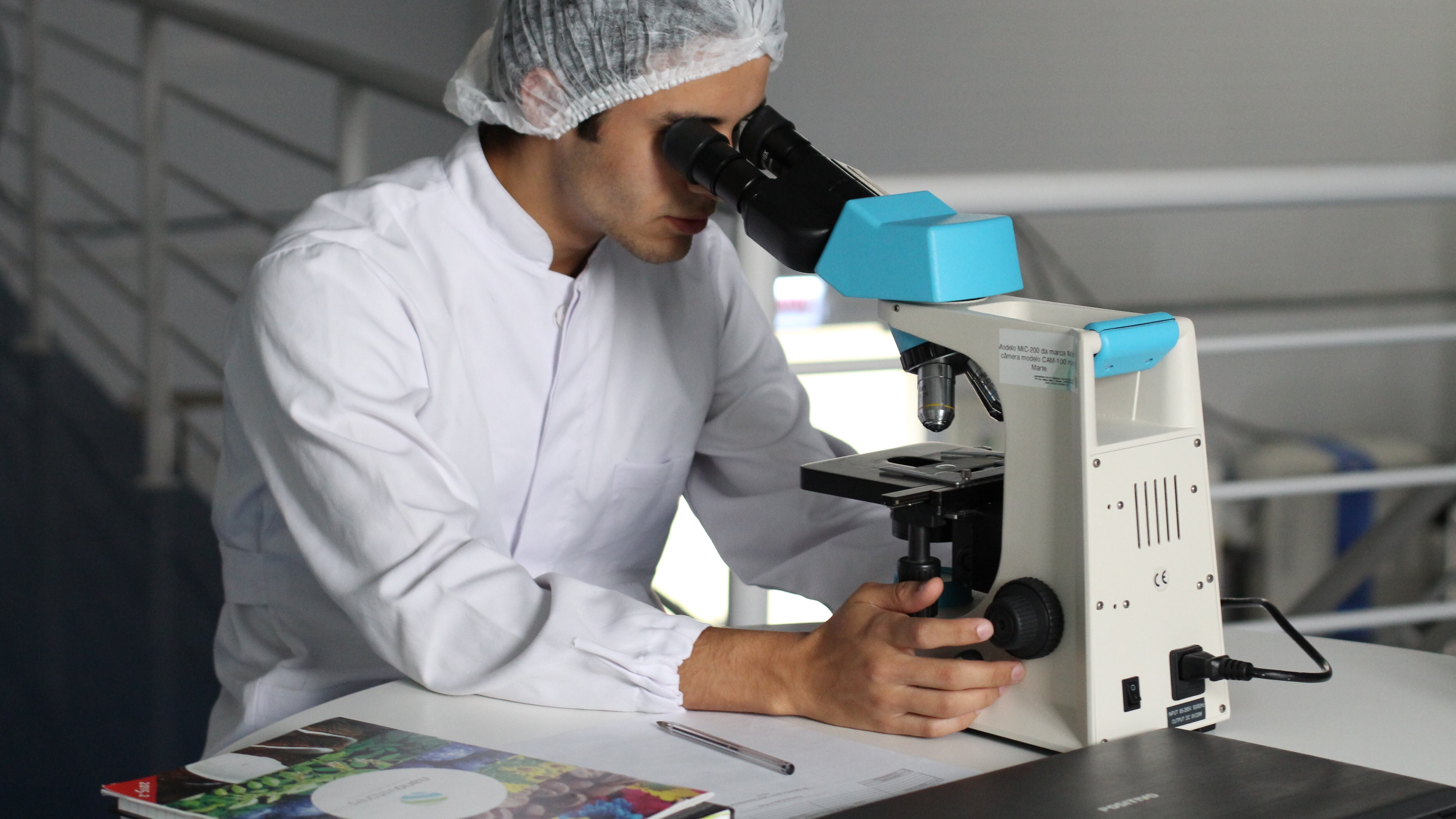 Computer quantistici e ponti di luce: così la diagnosi tumorale batte il sistema immunitario