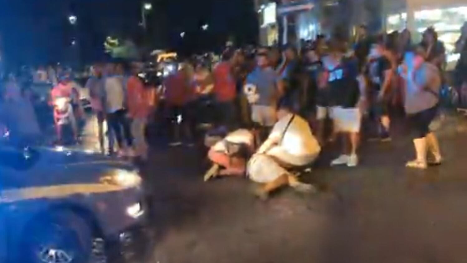 Interviene per sedare rissa, carabiniere pestato a sangue