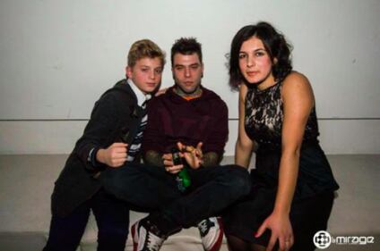 Fedez irriconoscibile in discoteca 3
