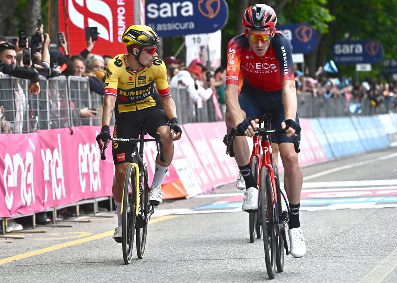 Roglic GIro tappa 8 arrivo