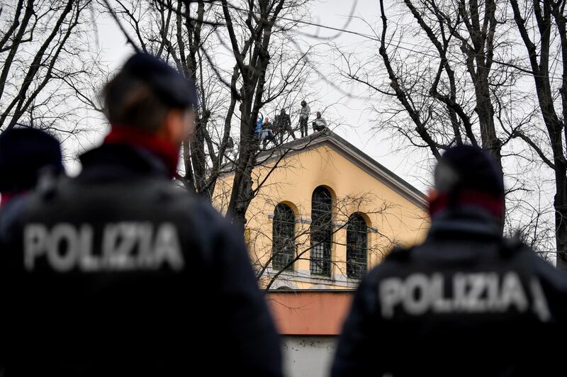 San Vittore, i detenuti in rivolta 11