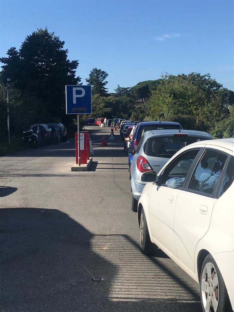 Ore di fila al Drive-in Covid di Santa Maria Della Pietà 8