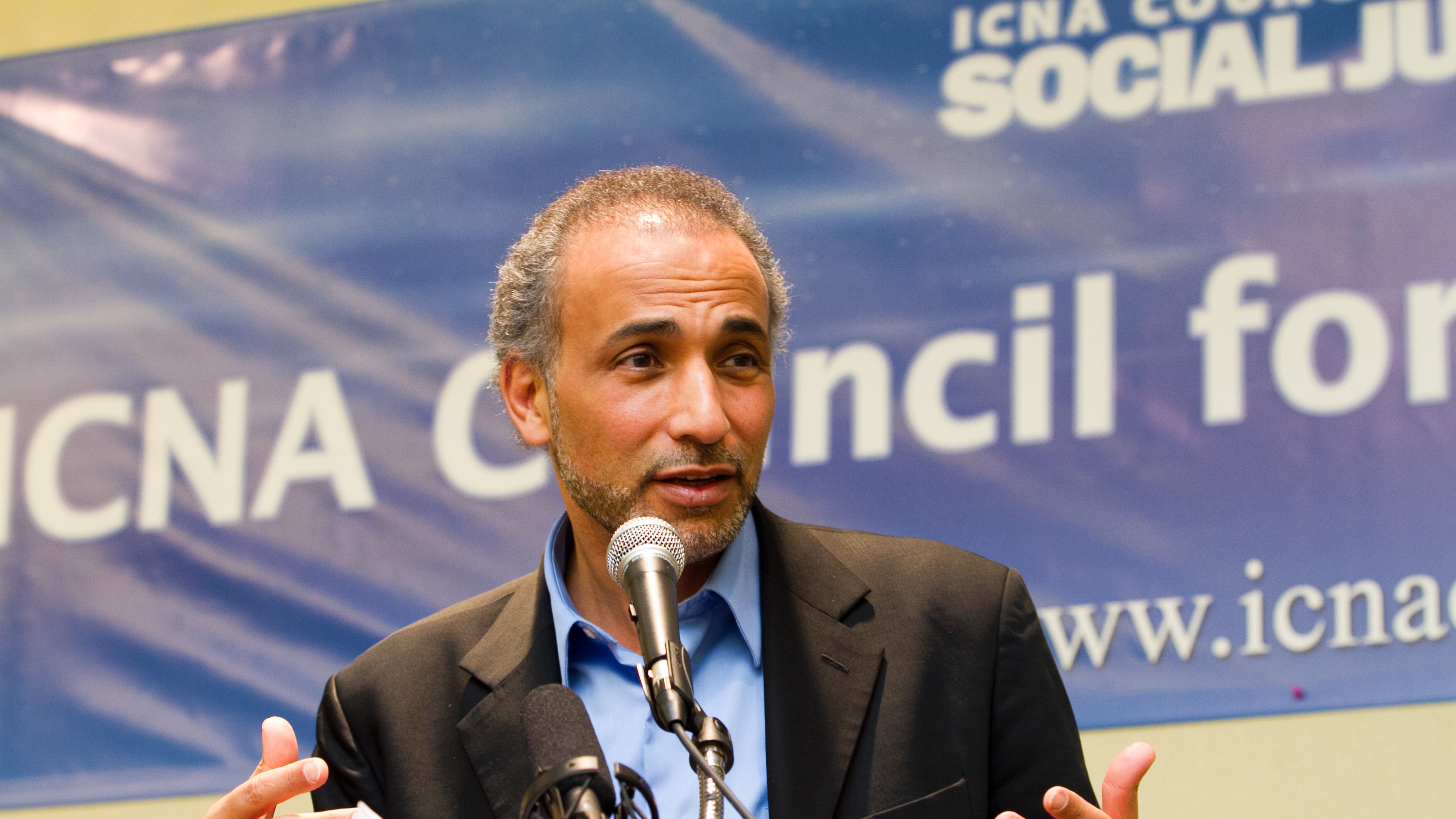 Arriva il predicatore anti Israele: gli islamici imbarazzano il Pd