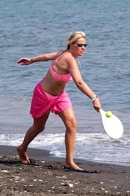 Alessandra Mussolini al mare con il marito 7