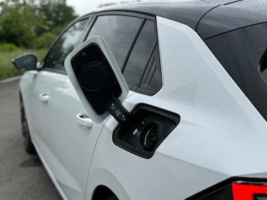 Opel Astra GSe: guarda la gallery della nuova due volumi sportiva da 225 CV 11