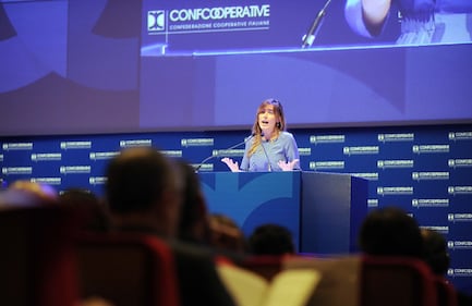 Gonna birichina, così si vede la cellulite della Boschi 4