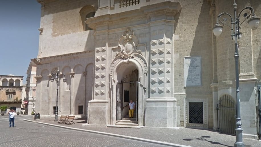 Foggia, paura baby gang: 10 ragazzini circondano e attaccano 14enne