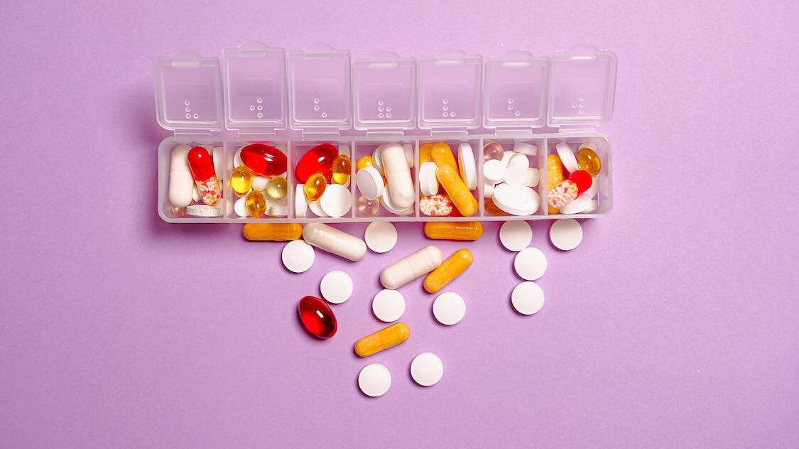 Sos "farma-party" con medicine e alcol. Muore un 14enne