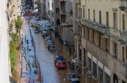 Perforata tubatura a Milano: residenti senza acqua e corrente  4