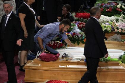 Andria, il funerale delle vittime dello scontro fra treni 8