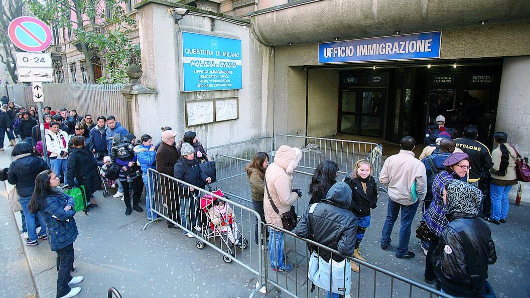 Clandestini, la Procura dà forfait «Sono troppi: ridurre le denunce»