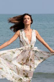 Venezia 72, Alessandra Ambrosio incanta con l'abito trasparente 15