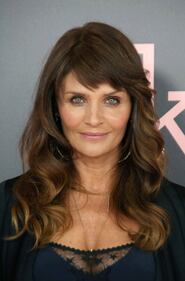 Helena Christensen: lato b perfetto a 48 anni 11