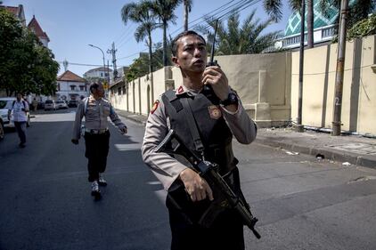 Indonesia, attacco alla polizia 14