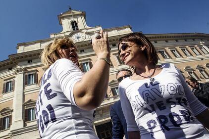 Protesta davanti a Montecitorio 2