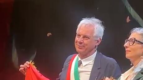 Il sindaco di Reggio Emilia attacca Hamas. Francesca Albanese: "Bisogna capirli"
