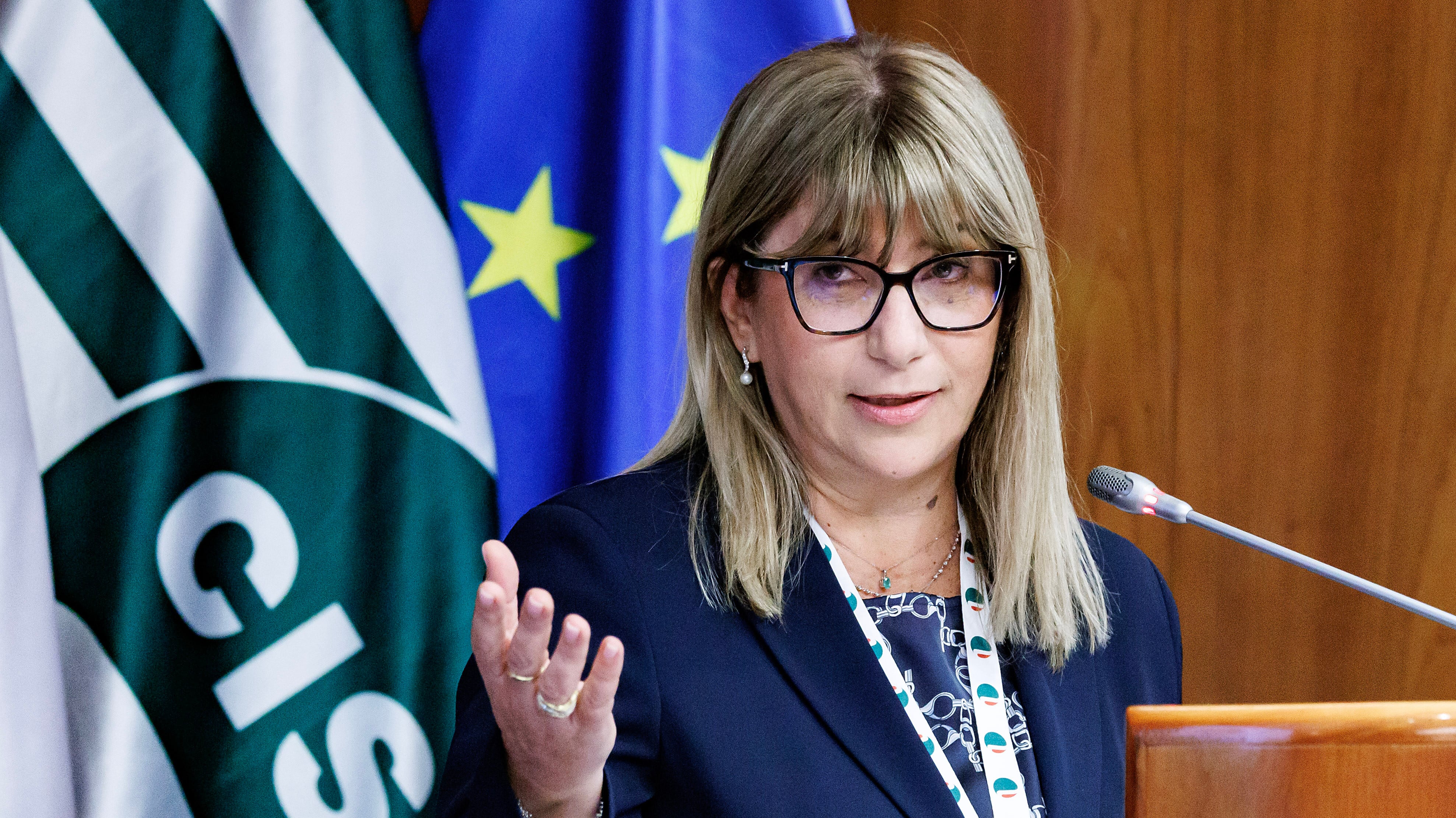 Bomba-sciopero trasporti, l'esecutivo gioca la carta della distensione. Ma Landini non ci sente