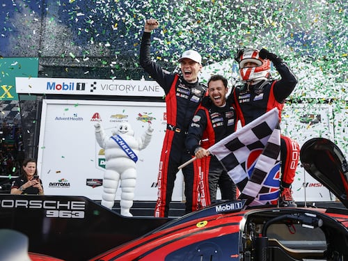 Daytona, la notte che ha deciso tutto: Porsche vince la 24 Ore