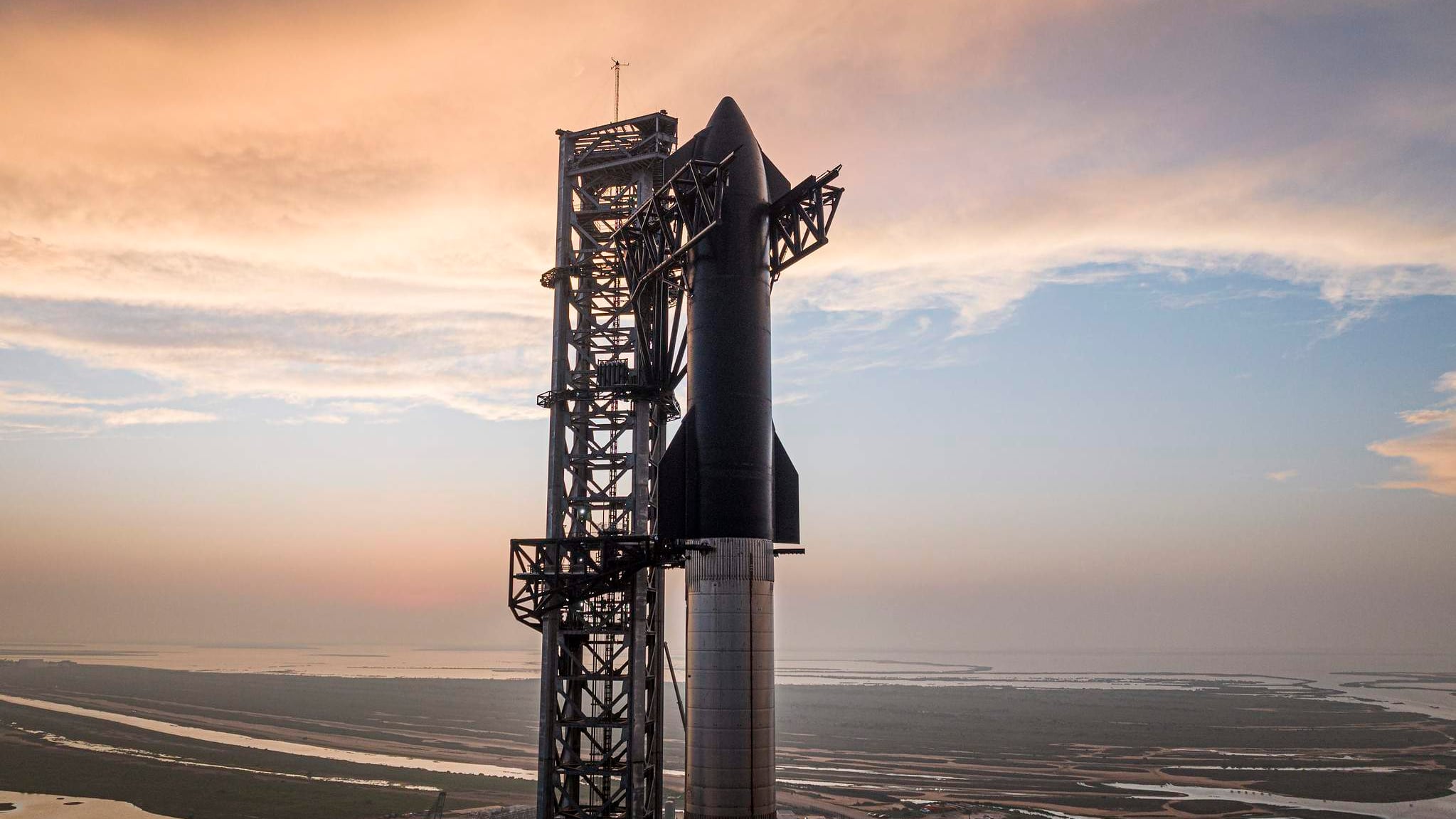 Esplode il razzo di SpaceX (ma per Musk è un successo)