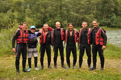 I giocatori della Roma si danno al rafting 4
