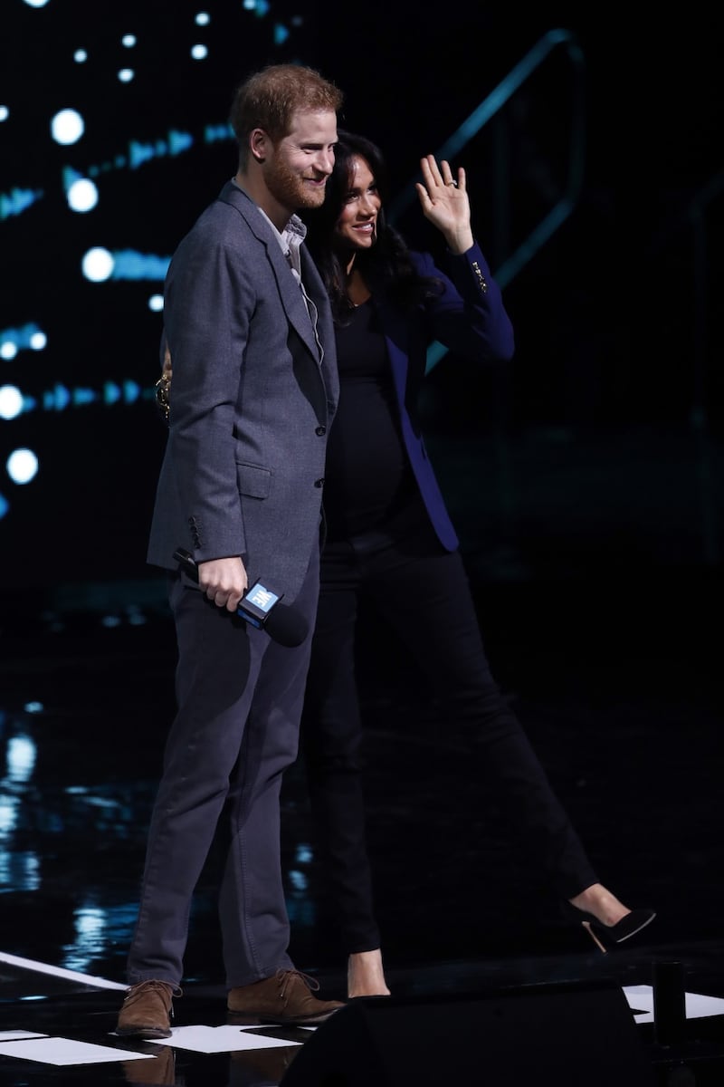Meghan Markle e il Principe Harry, le foto dell'ovazione 6