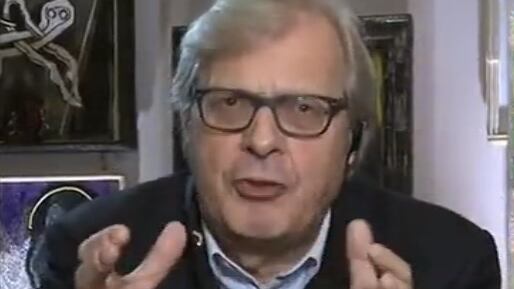 Sgarbi attacca Grillo: "Ha mandato a fare in c…il suo elettorato"