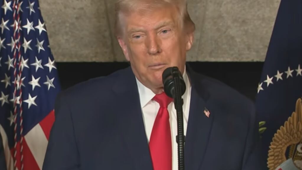 "Realizzeremo due corazzate, le più grandi mai costruite": il messaggio di Trump da Palm Beach