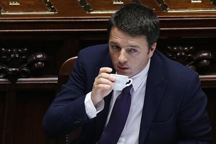 Caffè, succo, evidenziatori in bocca: le distrazioni di Matteo 9