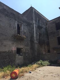 Nel centro di Torre Annunziata, "Pompei moderna" fatta di ruderi abitati 9