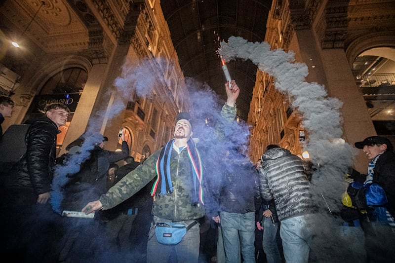 Nella notte bagnata di Milano esplode la gioia nerazzurra 14