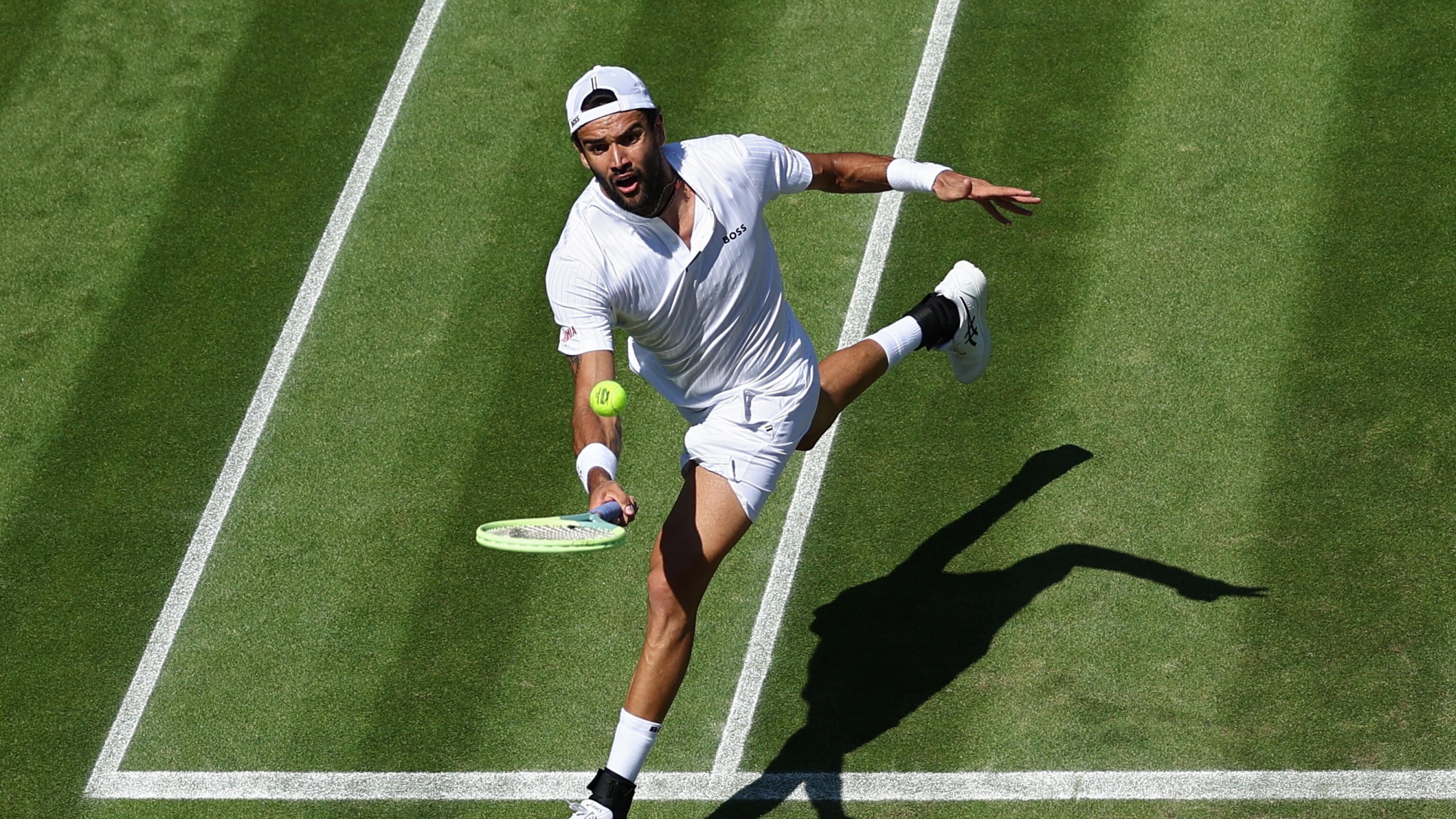 Berrettini torna martello nel suo giardino. E l'accerchiato Sinner agli ottavi coi dubbi
