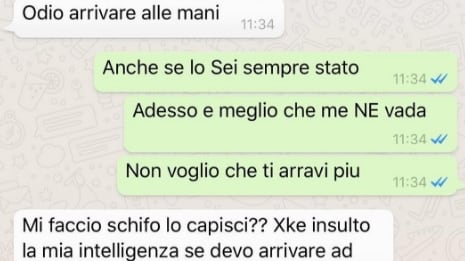 Isola dei Famosi, Marcaccini si difende e la ex pubblica i messaggi