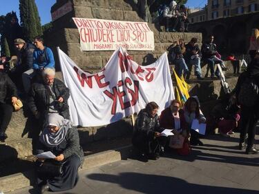 I migranti in corteo per chiedere più diritti 10