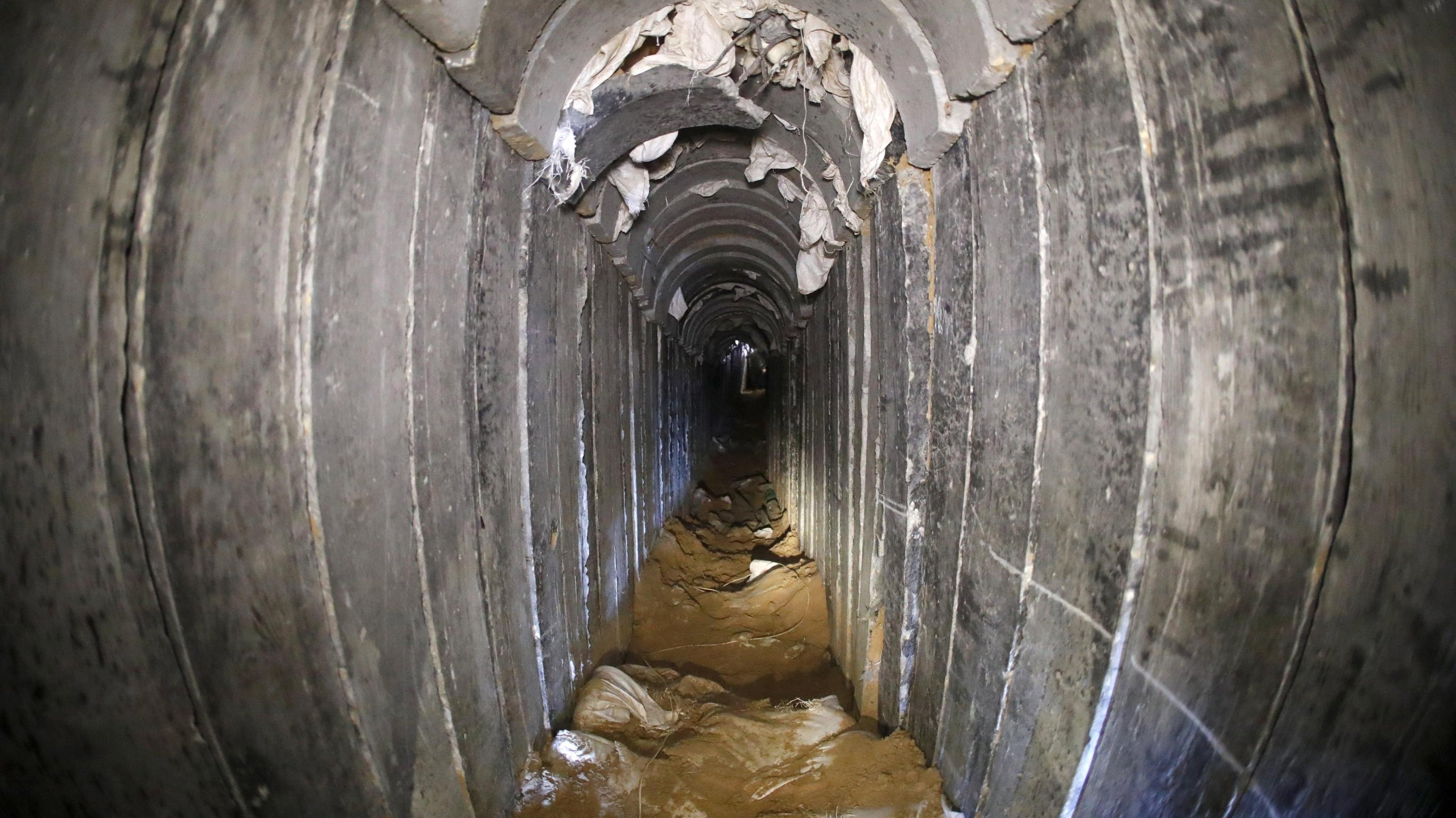 Tunnel di Hamas allagati e "soldati" K9: il piano di Israele per espugnare Gaza