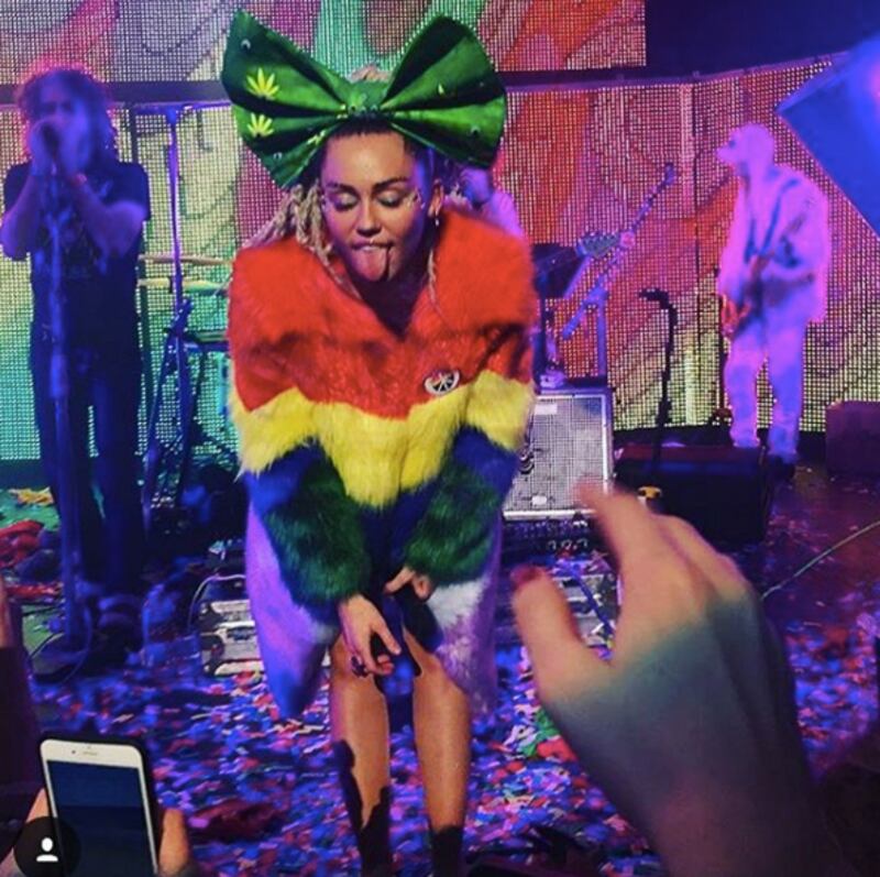 Miley Cyrus sempre più sexy in tour 7