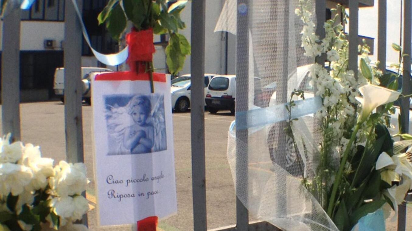 Bimbo morto in auto. Scagionato dai periti il padre smemorato