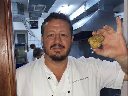 Chef italiano a Kiev: "Situazione orribile. Non scappo e mi unirò all'esercito ucraino"