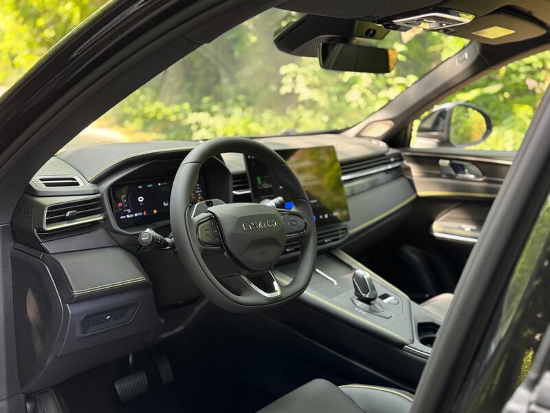 Lynk&Co 01 2025: guarda la gallery del nuovo SUV plug-in 16