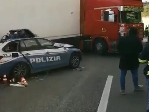 "Che bello uno sbirro di meno". Il post choc su Fb: denunciato