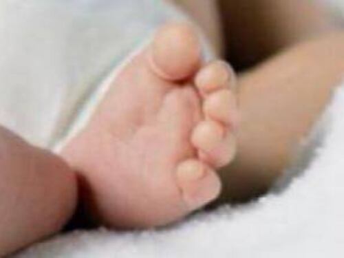 Salerno, bimba morta in ospedale: sarebbe stata strangolata