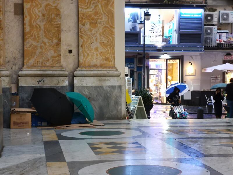 Tra insidie e fascino, nella Galleria Umberto di Napoli 3